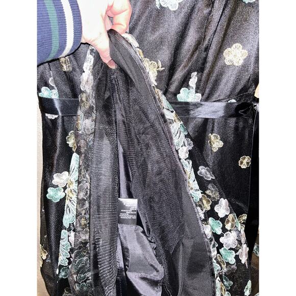 Tahari ALS Prom Homecoming Wedding Formal Floral Embroidered Maxi Formal Dress - Picture 11 of 14